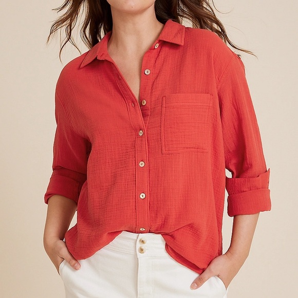 Women’s Cool Cotton Relaxed Button-up Shirt - Picture 1 of 3